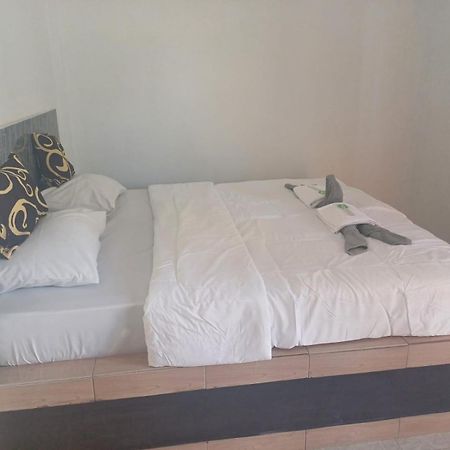 Black Sweet Homestay Dua Gili Air Exterior foto